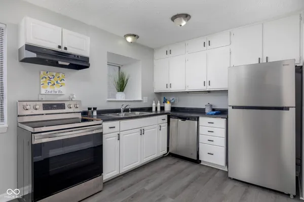 $129,900 | 7945 Benjamin Drive, Unit 19, Indianapolis, IN 46226
