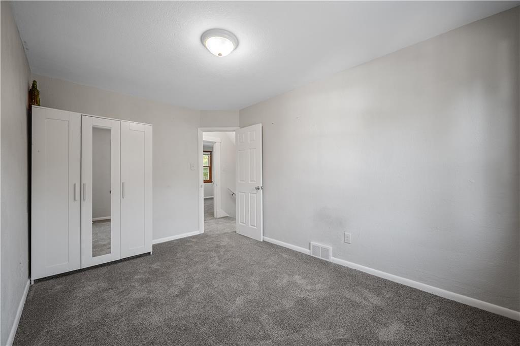 920 Watson Street Coraopolis, PA 15108 - Photo 21 of 36 an empty room with a natural light