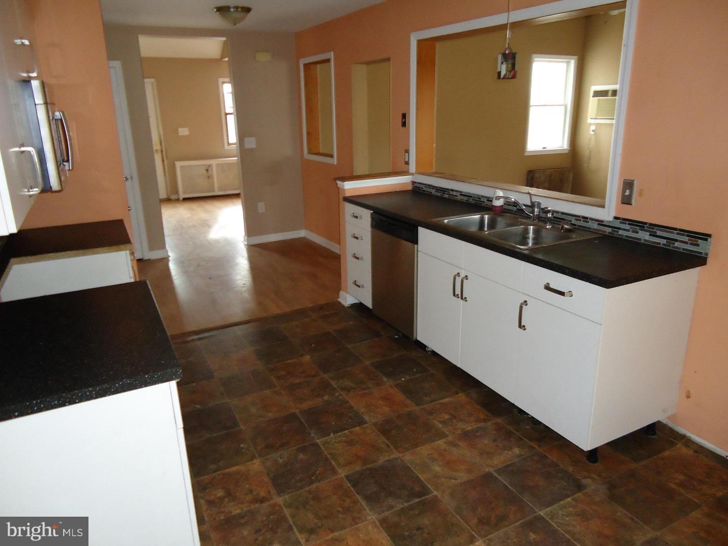 782 Township Line Road Chalfont, PA 18914 - Photo 4 of 13 Gallery Image 4