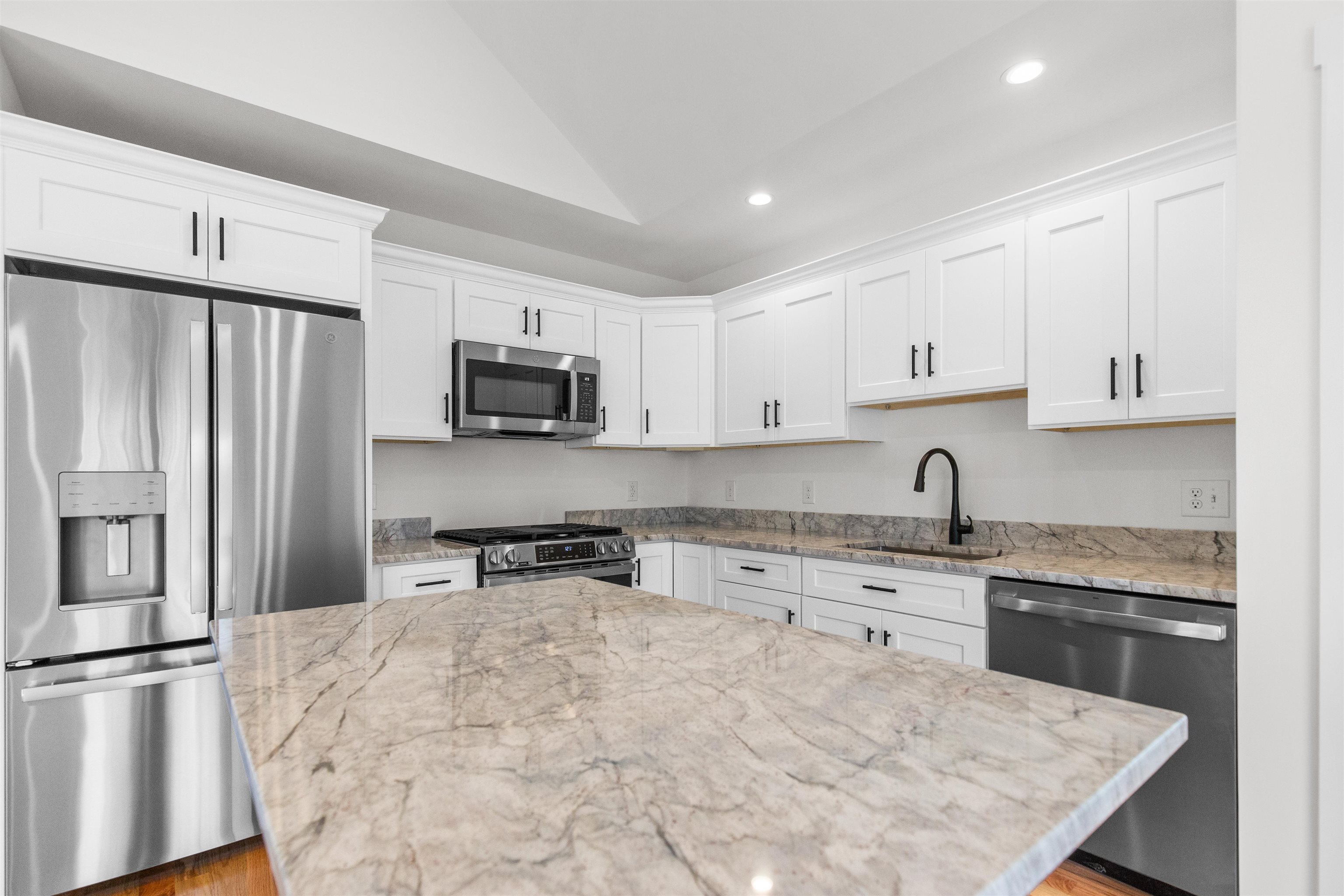 3114 Parade Road Laconia, NH 03246 - Photo 6 of 34