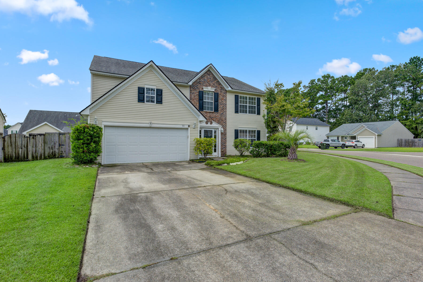 318 Dunning Road Summerville, SC 29486 - Photo 3 of 42 318 Dunning Rd, Summerville SC (1)