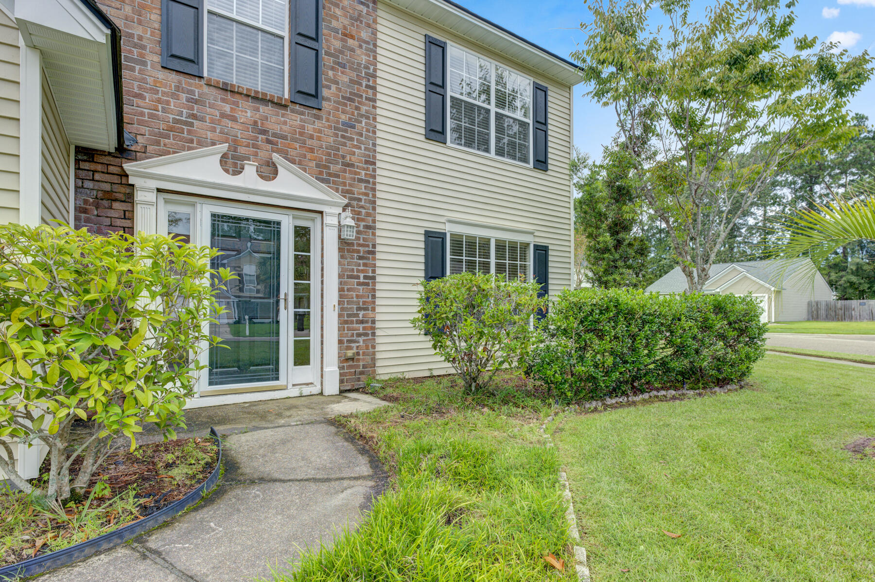 318 Dunning Road Summerville, SC 29486 - Photo 5 of 42 318 Dunning Rd, Summerville SC (4)