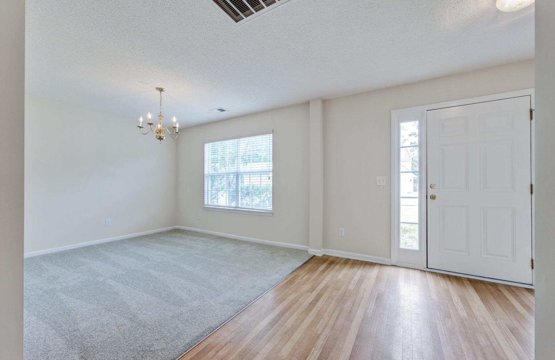 318 Dunning Road Summerville, SC 29486 - Photo 7 of 42 318 Dunning Rd, Summerville SC (6)