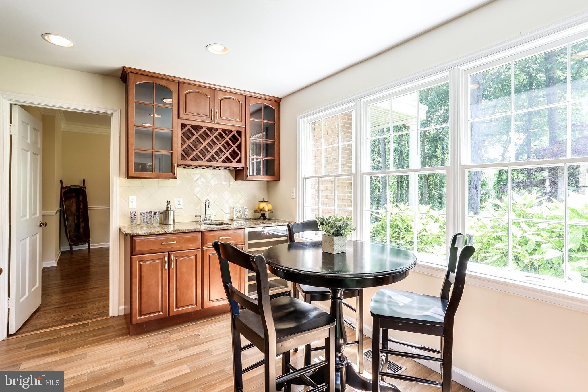 120 Dalkeith Glen Arnold, MD 21012 - Photo 14 of 52 Breakfast area and bar in Kitchen