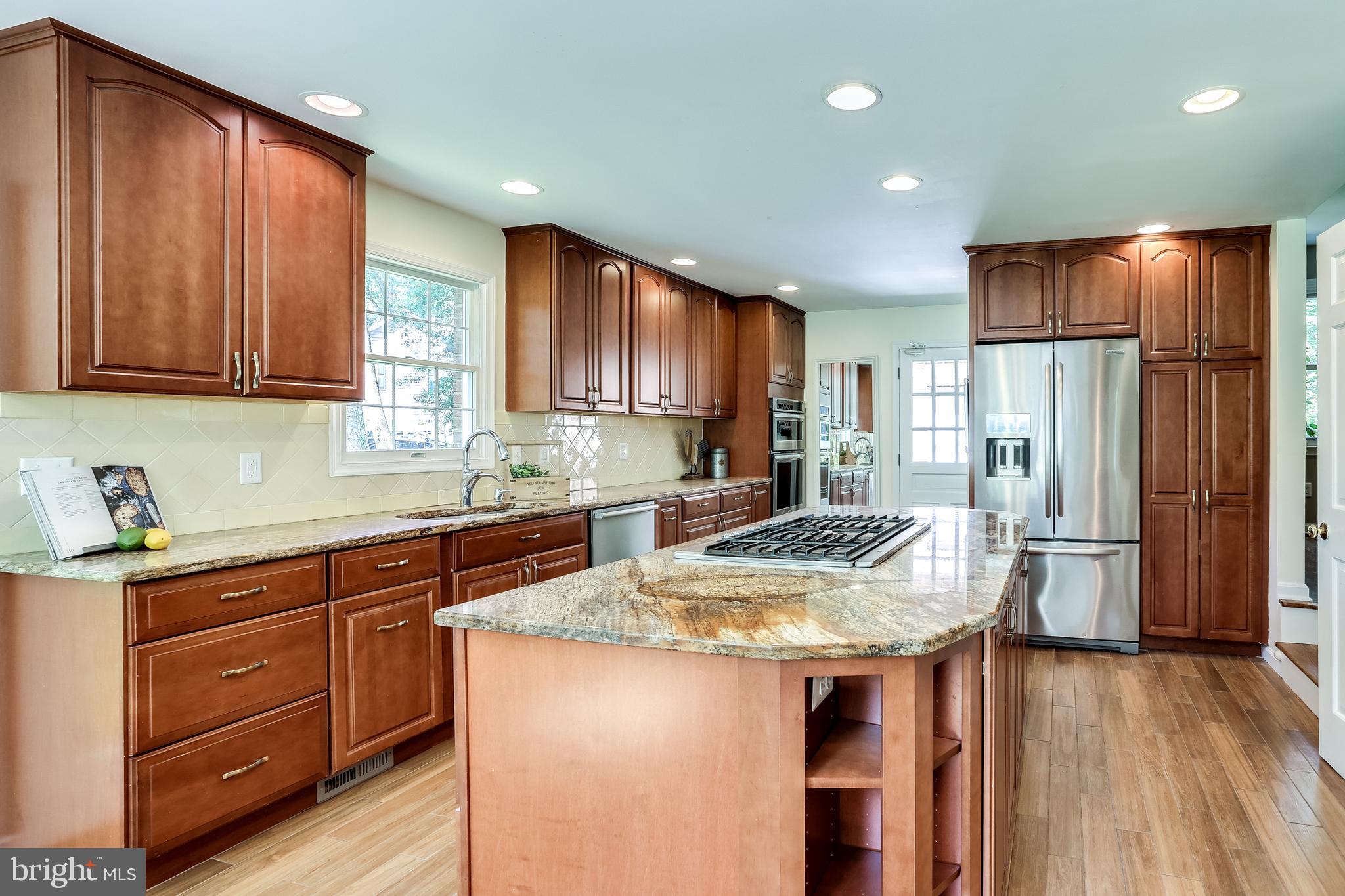 120 Dalkeith Glen Arnold, MD 21012 - Photo 15 of 52 Gourmet Kitchen