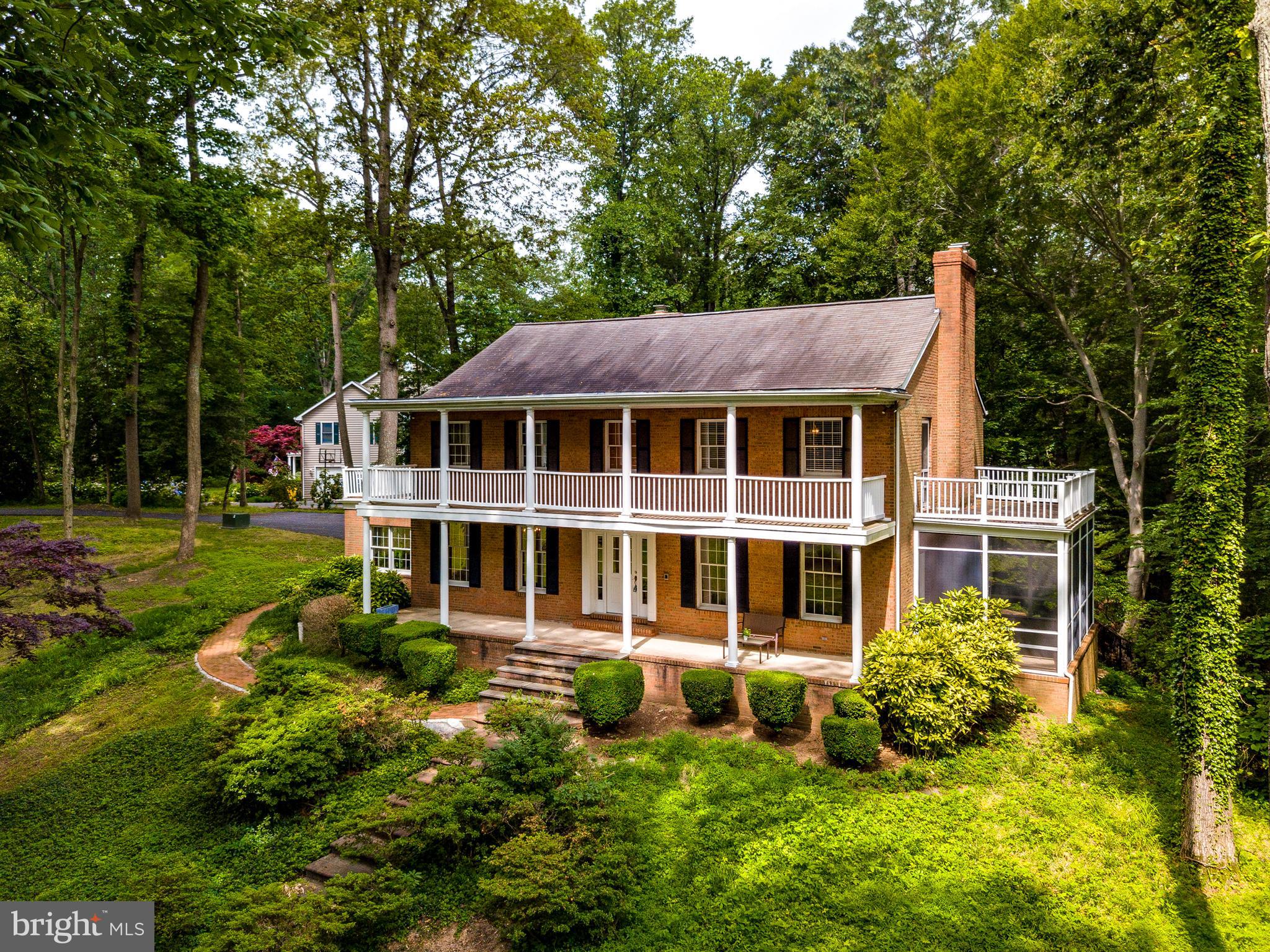 120 Dalkeith Glen Arnold, MD 21012 - Photo 3 of 52 Spacious front porch and screened porch