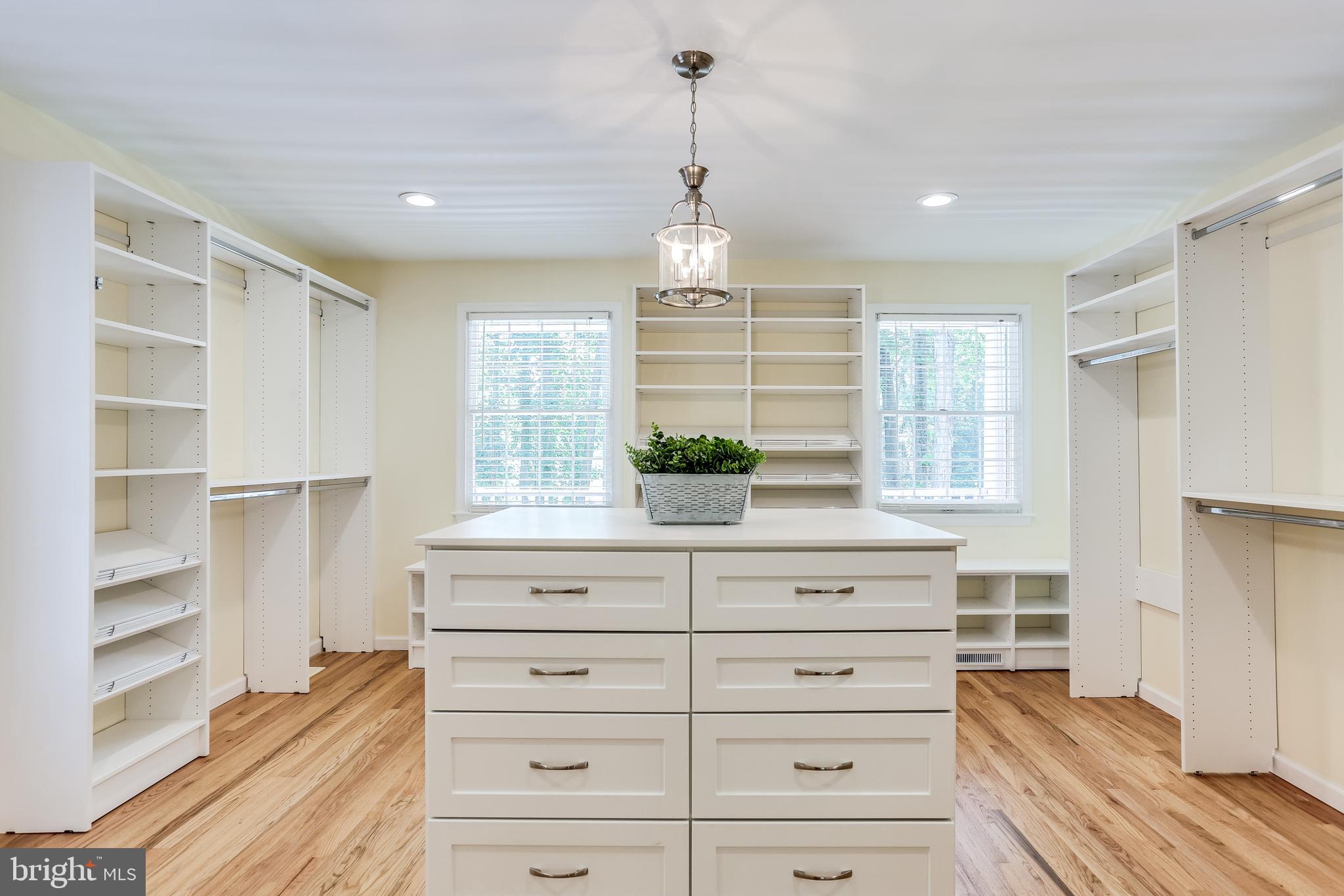 120 Dalkeith Glen Arnold, MD 21012 - Photo 25 of 52 Amazing Master closet