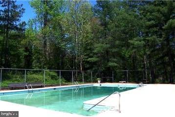 120 Dalkeith Glen Arnold, MD 21012 - Photo 47 of 52 Community pool