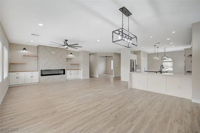 $658,000 | 2603 Savannah Springs Avenue, Henderson, NV 89052