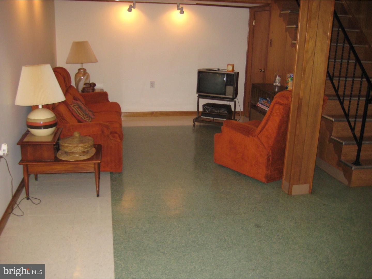 149 Hollyoke Road Somerdale, NJ 08083 - Photo 14 of 20 Family Room