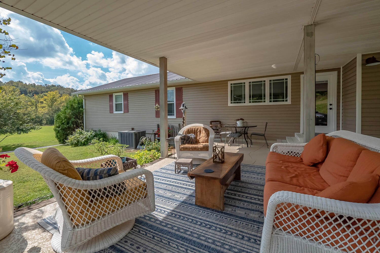 5970 Milton Fox Road Franklin, TN 37064 - Photo 4 of 49 a outdoor living space with furniture and mountain view