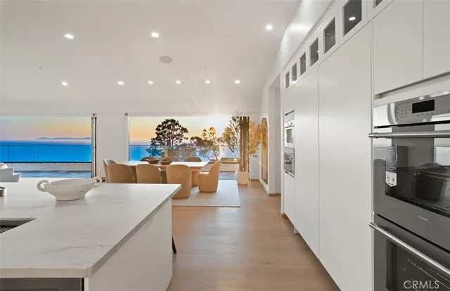 $17,998,000 | 31 North Vista De Catalina, Laguna Beach, CA 92651