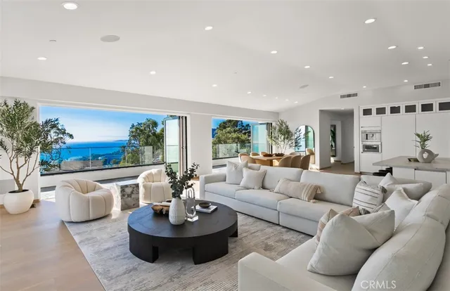 $17,998,000 | 31 North Vista De Catalina, Laguna Beach, CA 92651