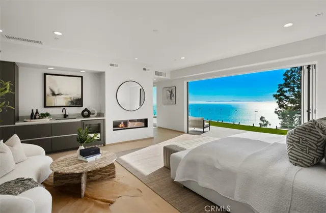 $17,998,000 | 31 North Vista De Catalina, Laguna Beach, CA 92651