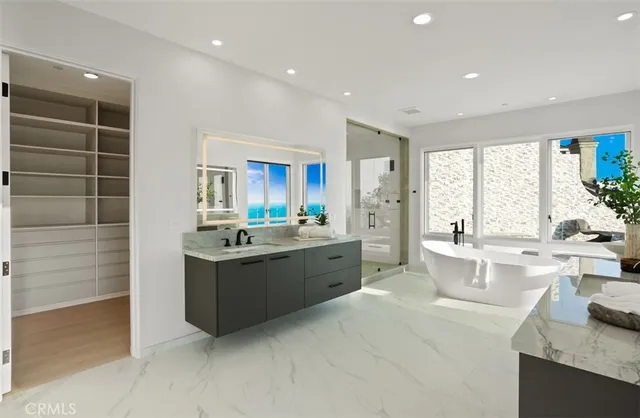 $17,998,000 | 31 North Vista De Catalina, Laguna Beach, CA 92651