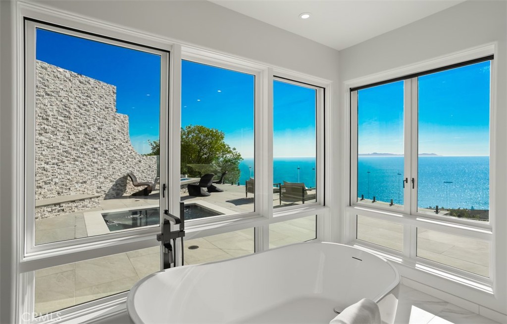 31 North Vista De Catalina Laguna Beach, CA 92651 - Photo 36 of 70