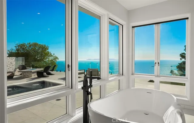 $17,998,000 | 31 North Vista De Catalina, Laguna Beach, CA 92651