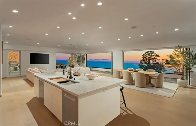 $17,998,000 | 31 North Vista De Catalina, Laguna Beach, CA 92651