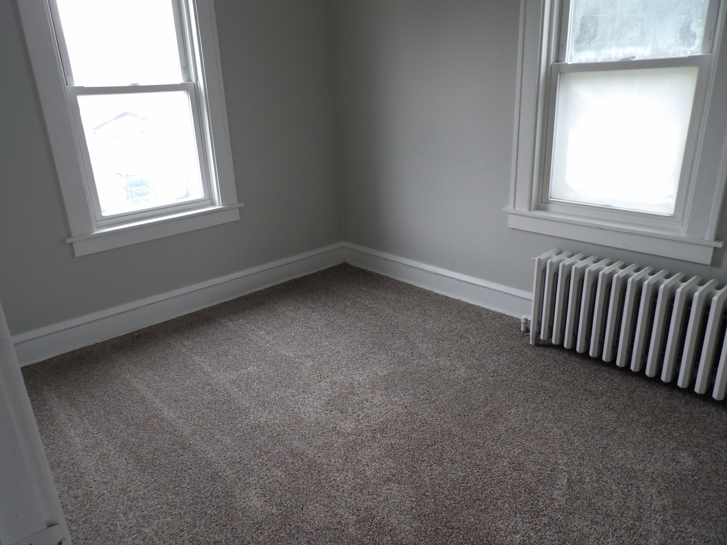2424 Birch Avenue Whiting, IN 46394 - Photo 19 of 48 an empty room with a window