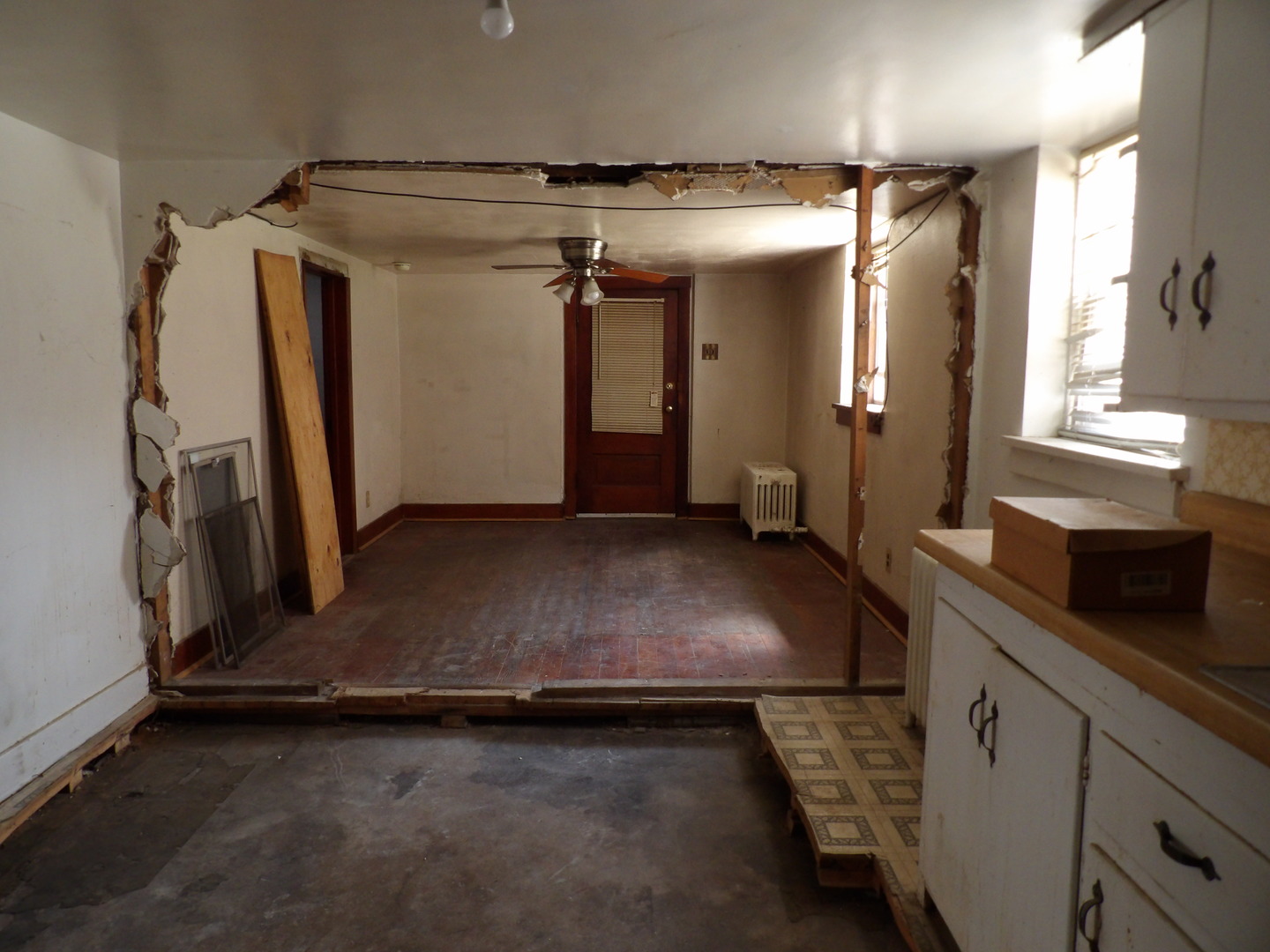 2424 Birch Avenue Whiting, IN 46394 - Photo 42 of 48 a view of a room with gym equipment