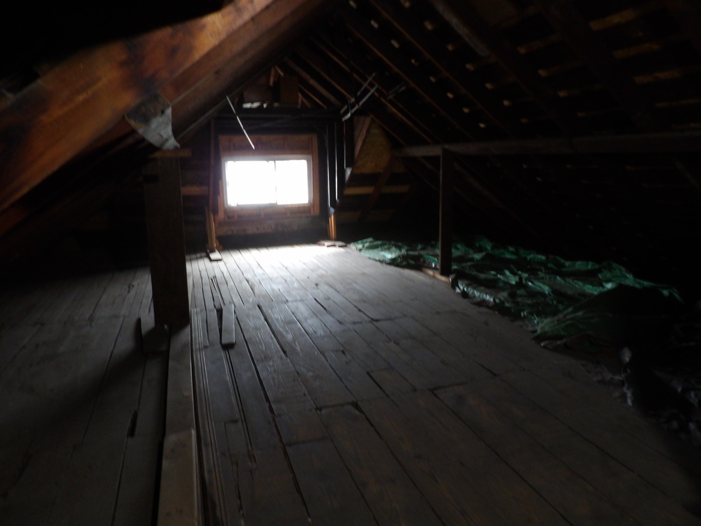2424 Birch Avenue Whiting, IN 46394 - Photo 46 of 48 a empty room with wooden floor painted walls & a rug