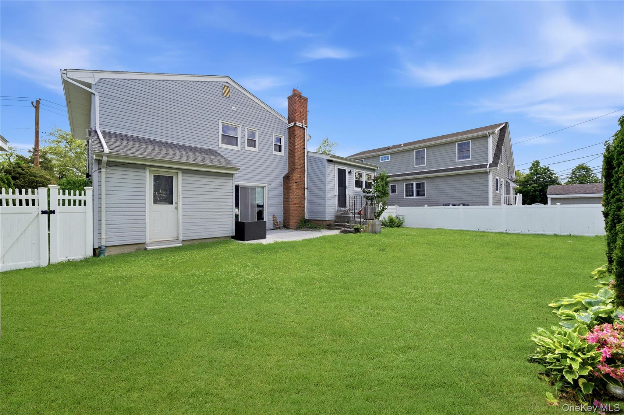 161 Sunset Road Massapequa, NY 11758 - Photo 25 of 36