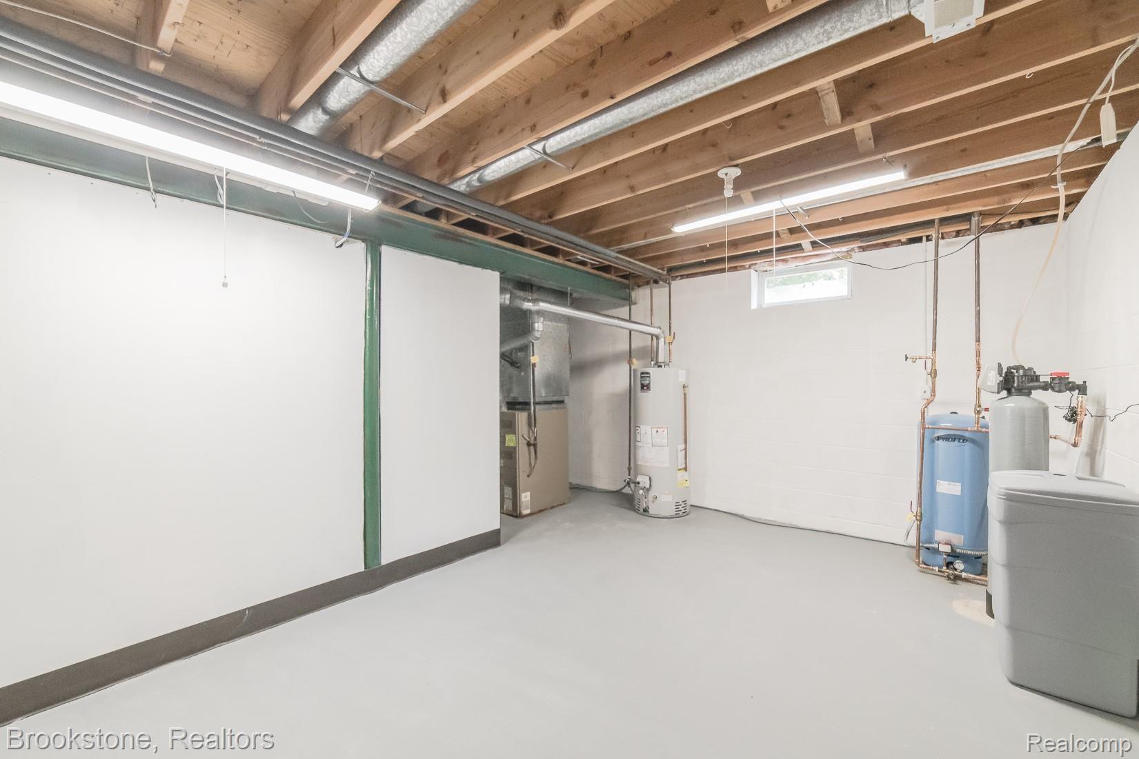 6659 Warren Road Ann Arbor, MI 48105 - Photo 41 of 48 6659 Warren Rd-42.jpg