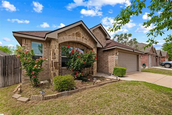 $315,000 | 2312 Wakecrest Drive, Fort Worth, TX 76108
