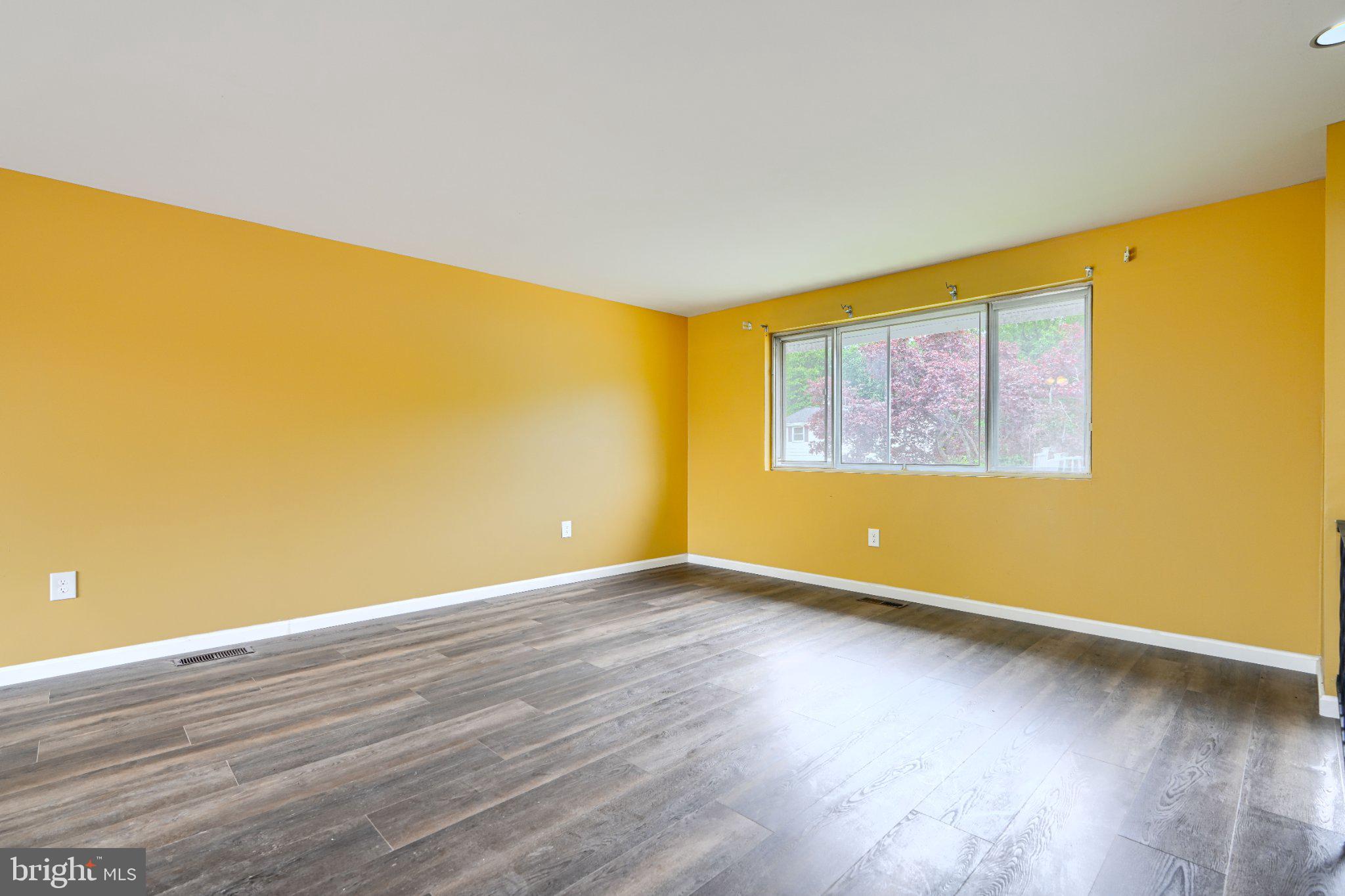 3910 Carthage Road Randallstown, MD 21133 - Photo 11 of 42 Bright and inviting open space.