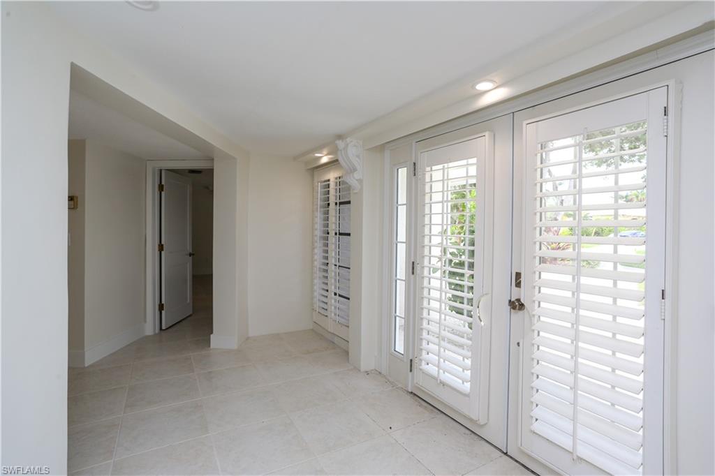 2901 Crayton Road Naples, FL 34103 - Photo 31 of 50