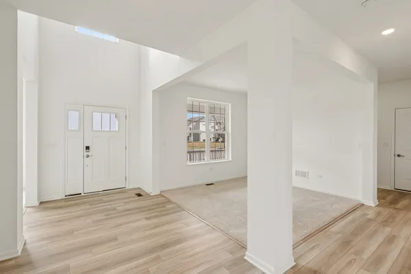$550,000 | 3100 Holden Street, Elgin, IL 60124