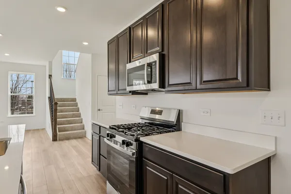$550,000 | 3100 Holden Street, Elgin, IL 60124