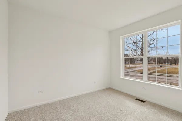 $550,000 | 3100 Holden Street, Elgin, IL 60124