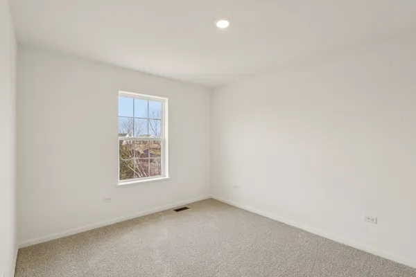 $550,000 | 3100 Holden Street, Elgin, IL 60124
