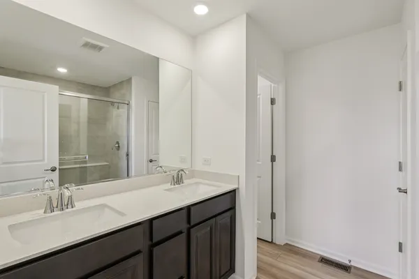 $550,000 | 3100 Holden Street, Elgin, IL 60124