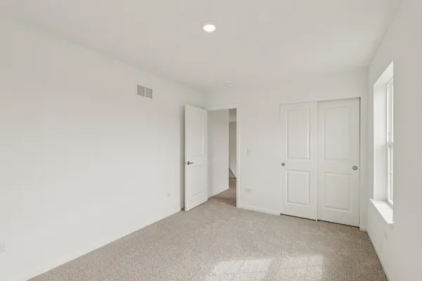 $550,000 | 3100 Holden Street, Elgin, IL 60124