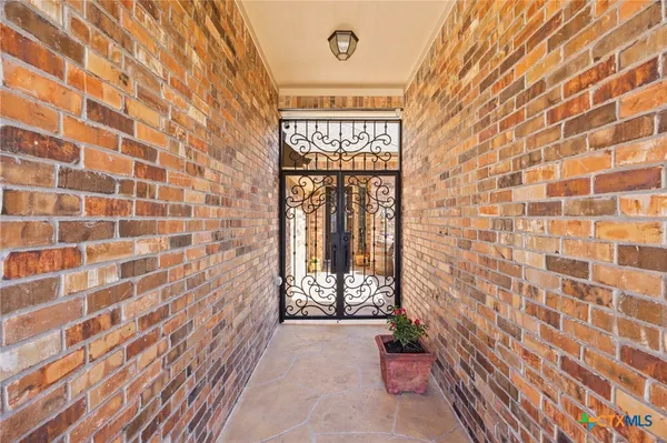 $499,000 | 1205 Winding Way Drive, Georgetown, TX 78628