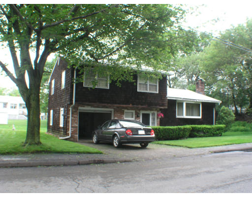 23 Francis Road Salem, MA 01970 - Photo 1 of 12 Gallery Image 1