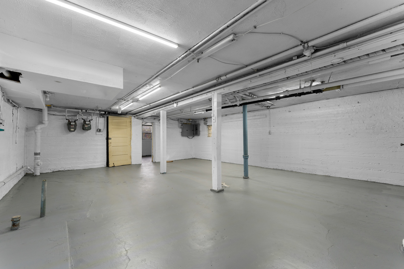 1657 North Austin Avenue Chicago, IL 60639 - Photo 29 of 36 a view of a room with an empty space