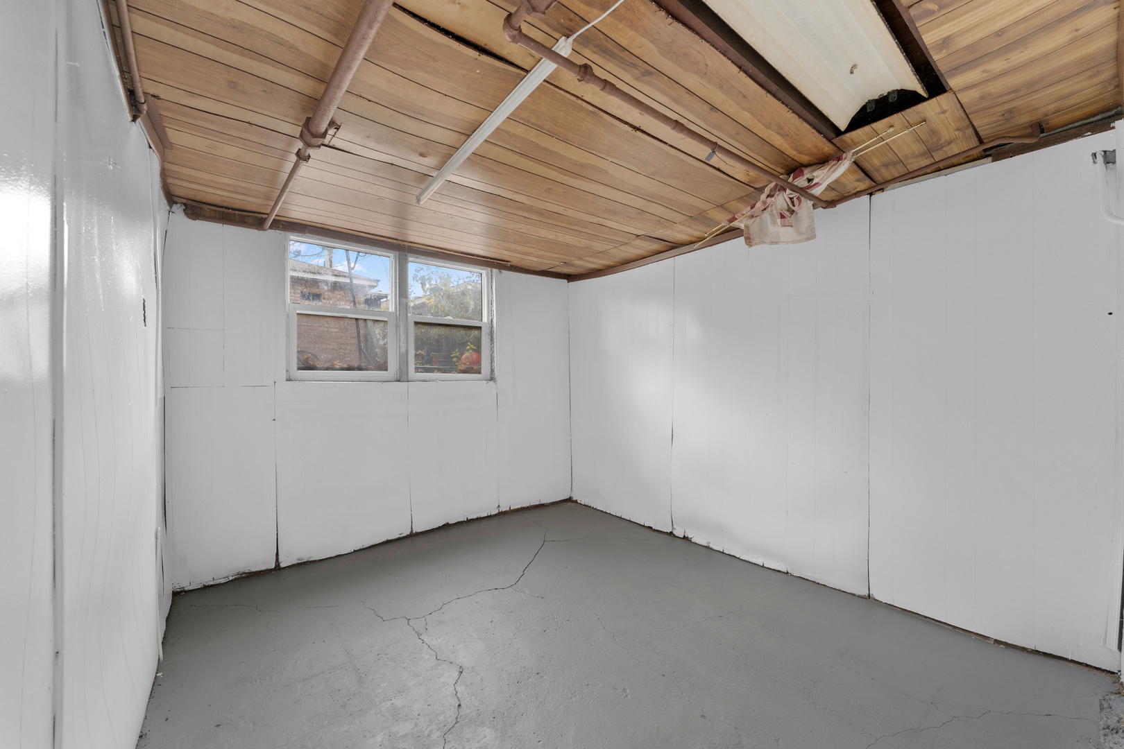 1657 North Austin Avenue Chicago, IL 60639 - Photo 32 of 36 a view of a room with an empty space