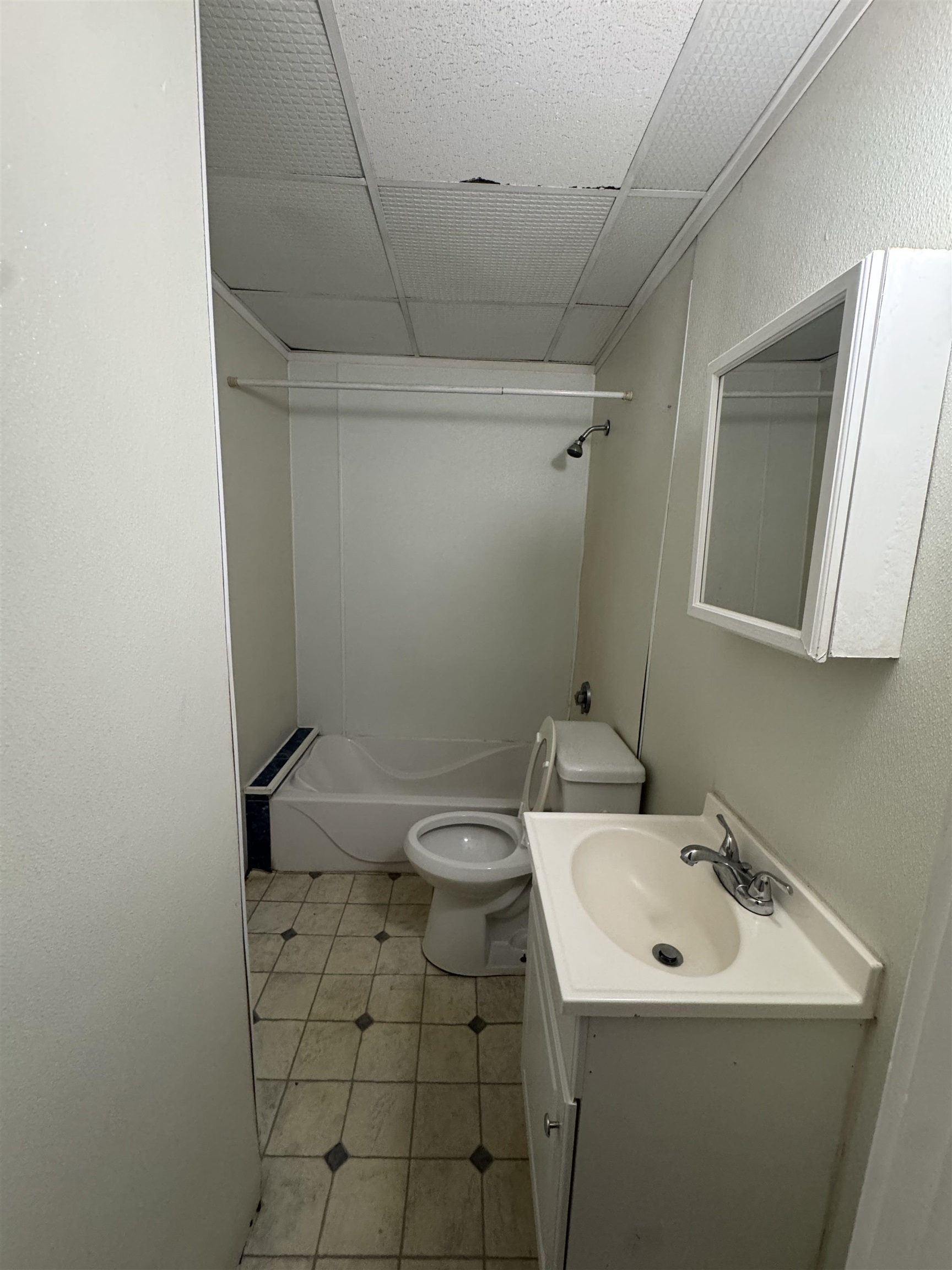 55 High Street, Unit 4 Manchester, NH 03104 - Photo 6 of 13
