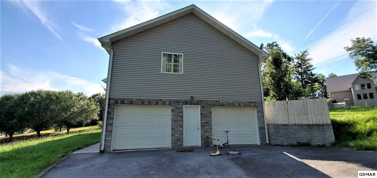1304 Deer Meadows Road Sevierville, TN 37862 - Photo 3 of 18 Gallery Image 3