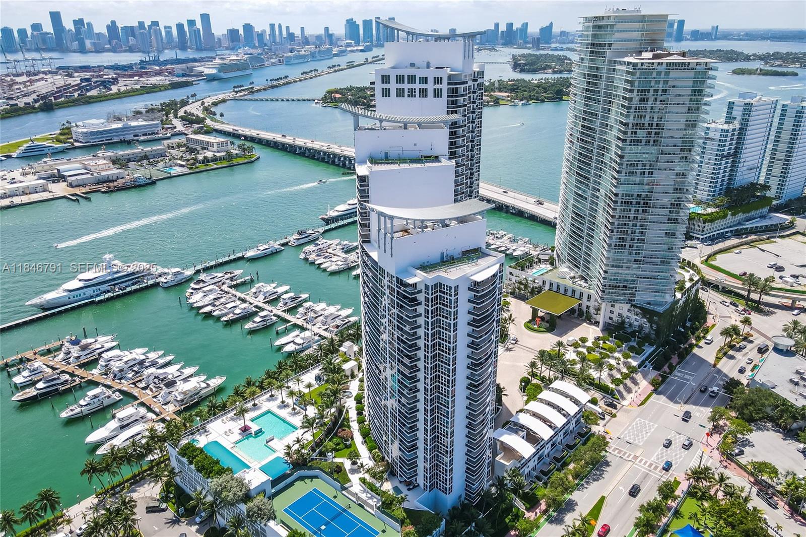 400 Alton Road, Unit 2409 Miami Beach, FL 33139 - Photo 4 of 37 Photo 4