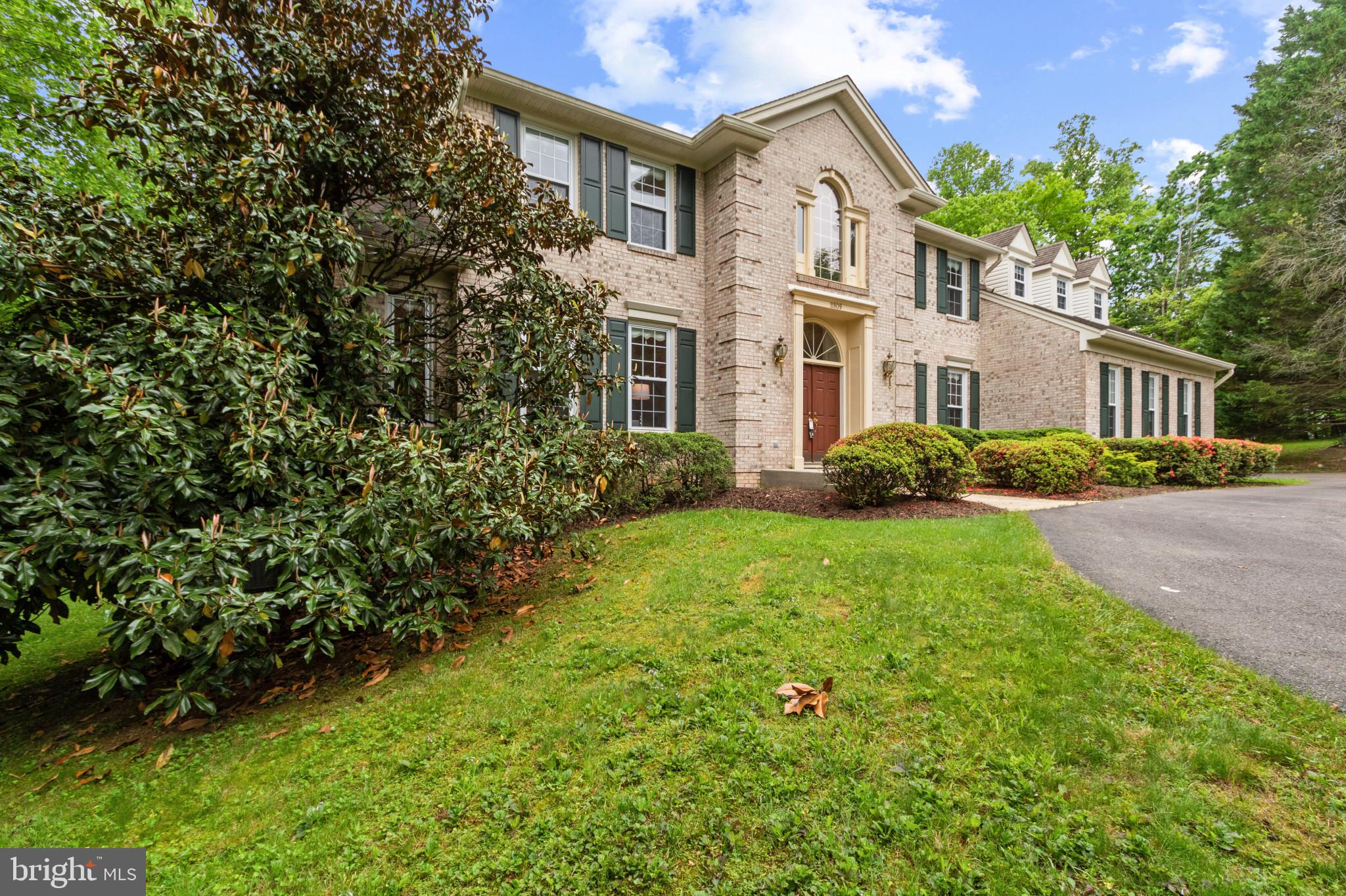 11809 Henderson Road Clifton, VA 20124 - Photo 2 of 59 Gallery Image 2
