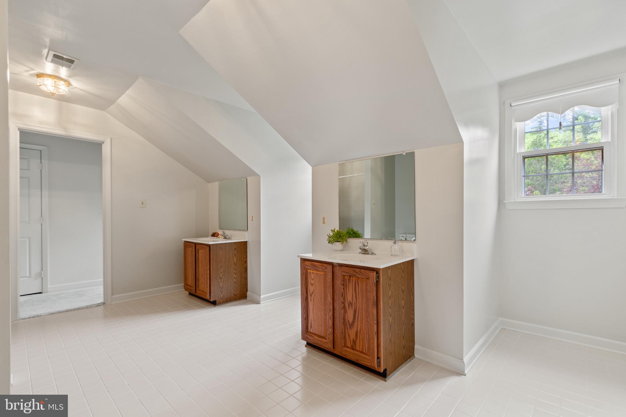 11809 Henderson Road Clifton, VA 20124 - Photo 27 of 59 Gallery Image 27