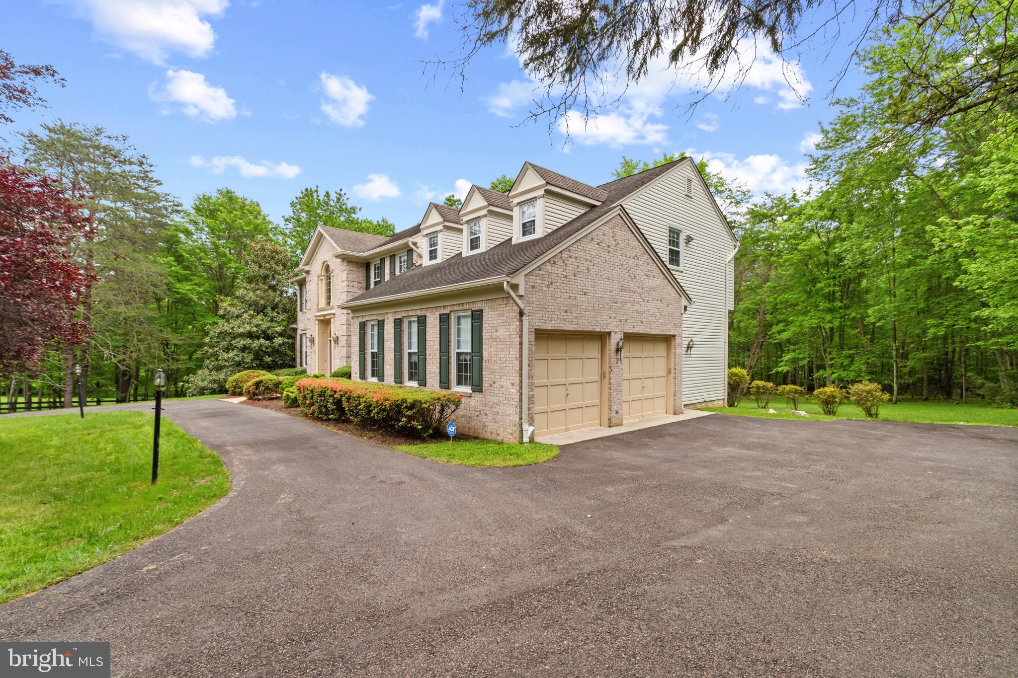 11809 Henderson Road Clifton, VA 20124 - Photo 3 of 59 Gallery Image 3
