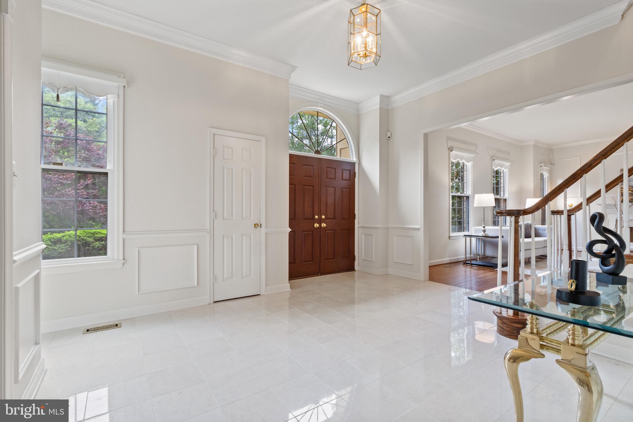11809 Henderson Road Clifton, VA 20124 - Photo 4 of 59 Gallery Image 4