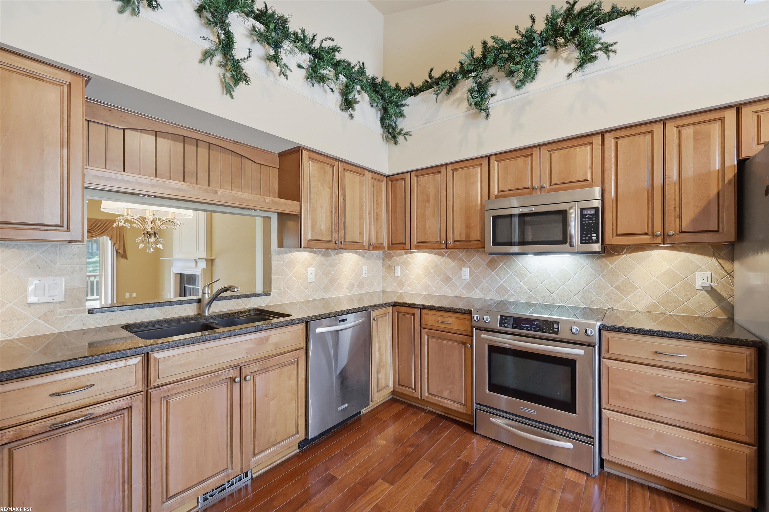 1368 Rock Valley Drive Rochester, MI 48307 - Photo 15 of 47