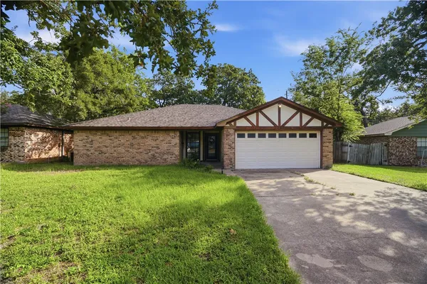 $250,000 | 2907 Forestwood Drive, Bryan, TX 77801