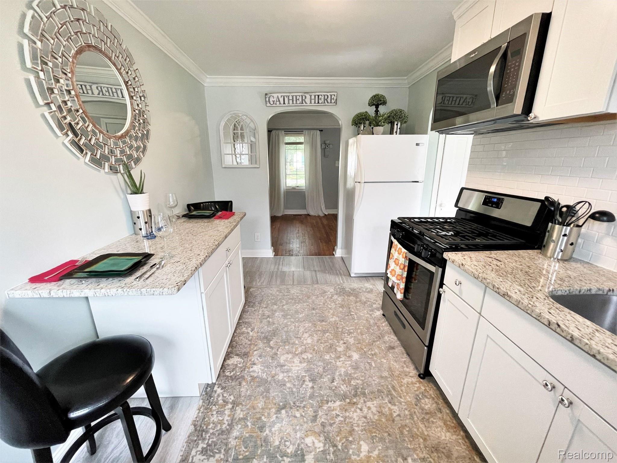 2111 Ridgemont Road Grosse Pointe, MI 48236 - Photo 8 of 28 ridge-kit4.jpg